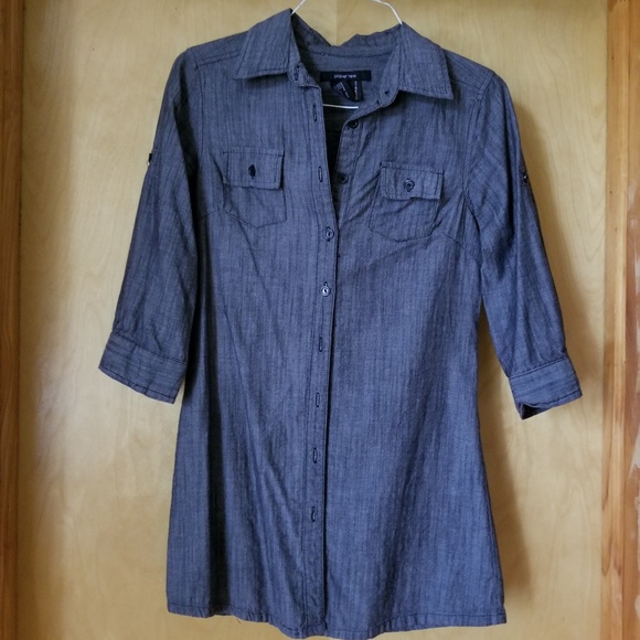 Cute grey stretchy button down utility shirt - Picture 2 of 3